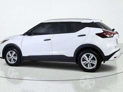 Used 2024 Nissan Kicks S FWD image 4