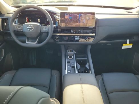 New 2026 Nissan Pathfinder SL FWD image 7