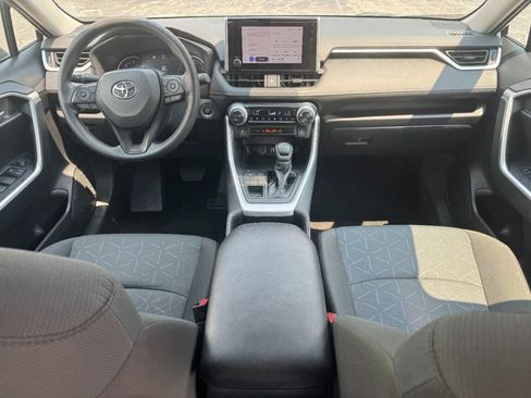Used 2025 Toyota RAV4 XLE AWD/4WD image 17