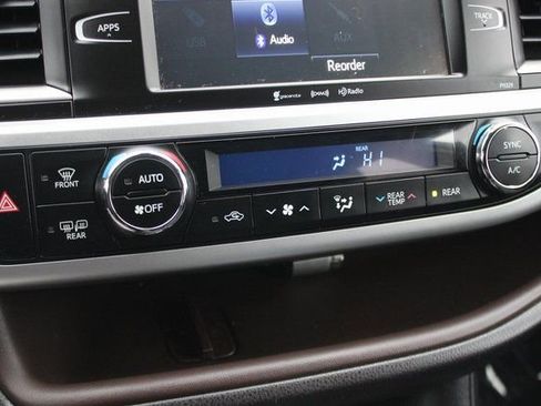 Used 2018 Toyota Highlander Plus image 8