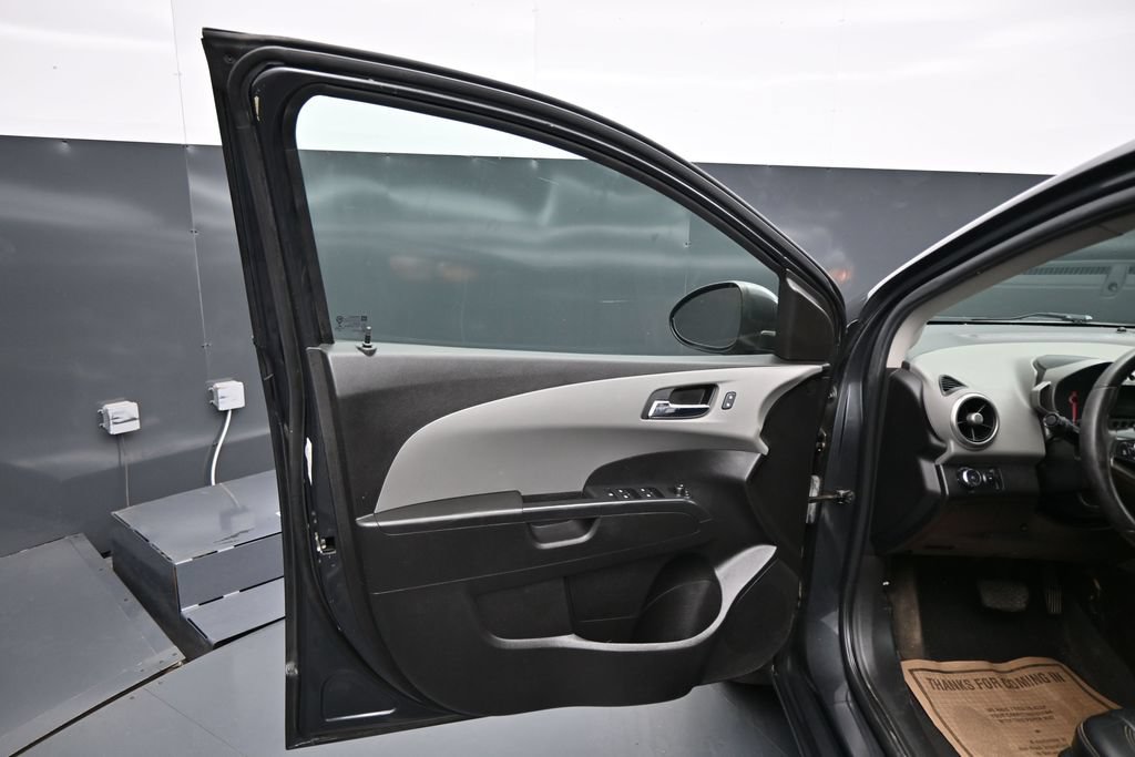 Used 2016 Chevrolet Sonic LTZ FWD image 10