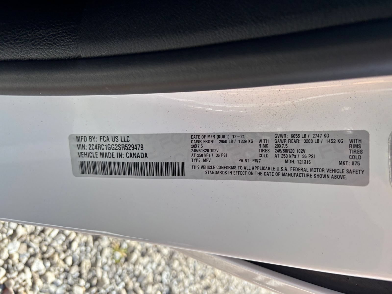Used 2025 Chrysler Pacifica Limited FWD image 33