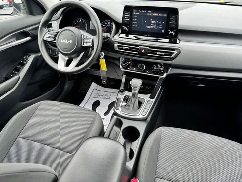 Used 2023 Kia Seltos LX AWD/4WD image 12
