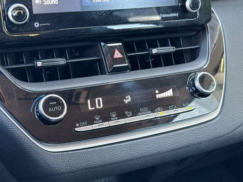Used 2022 Toyota Corolla LE image 19
