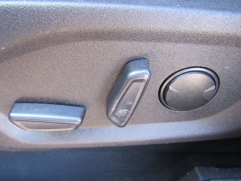 Used 2024 Ford Edge SEL w/ Convenience Package image 10