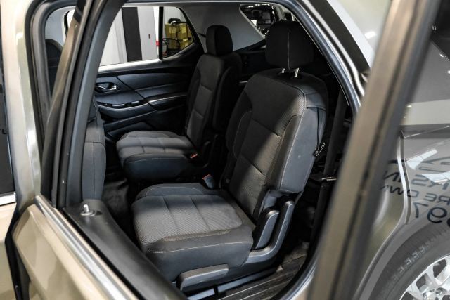 Used 2020 Chevrolet Traverse LT FWD image 37