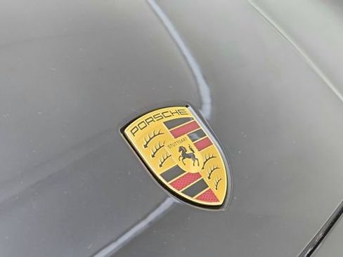 Used 2025 Porsche Cayenne w/ Premium Package image 16