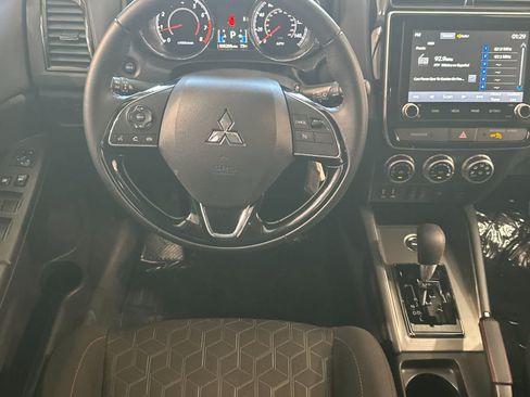 Used 2026 Mitsubishi Outlander Sport LE AWD/4WD image 15