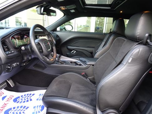 Used 2023 Dodge Challenger R/T w/ Plus Package image 10