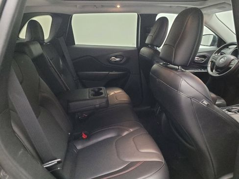 Used 2019 Jeep Cherokee Trailhawk image 19