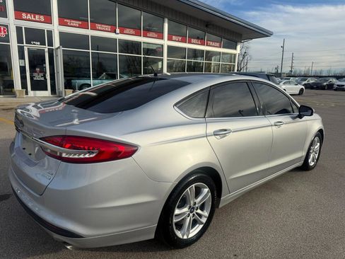 Used 2018 Ford Fusion SE w/ Fusion SE Technology Package image 8