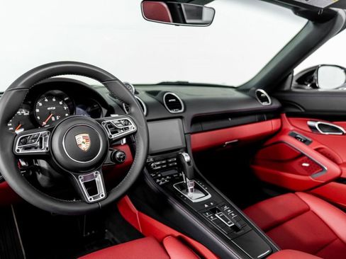 Used 2022 Porsche 718 Boxster GTS RWD image 3