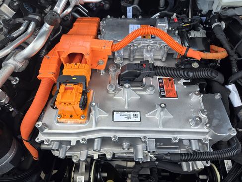 New 2025 Cadillac Lyriq Luxury image 21