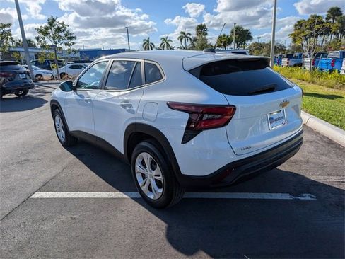 Certified 2024 Chevrolet Trax LS image 11