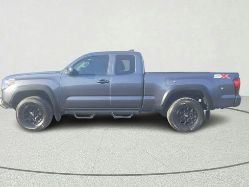 Used 2022 Toyota Tacoma SR w/ SX Package RWD image 4
