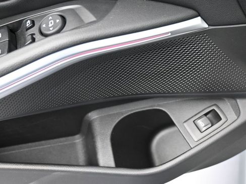 Used 2025 BMW 330i Sedan image 15