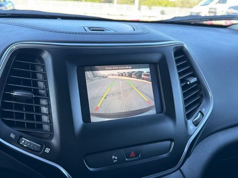 Used 2020 Jeep Cherokee Latitude Plus FWD image 21