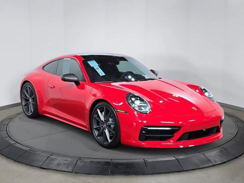 Certified 2024 Porsche 911 Carrera T RWD image 9
