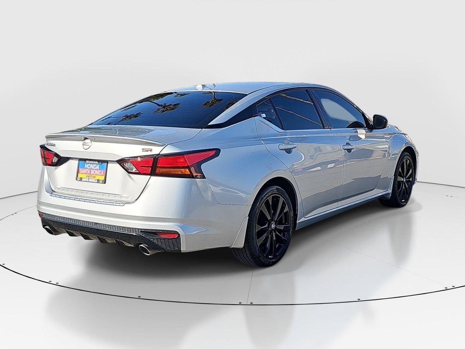 Used 2023 Nissan Altima 2.5 SR w/ SR Premium Package FWD image 5