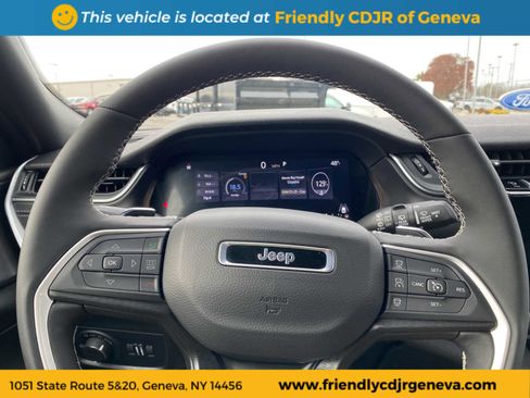 Used 2025 Jeep Grand Cherokee L Altitude image 16