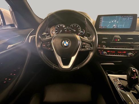Used 2018 BMW 530i RWD image 5