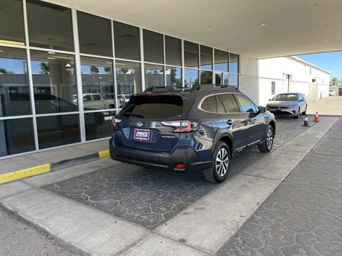 Used 2025 Subaru Outback Premium image 6