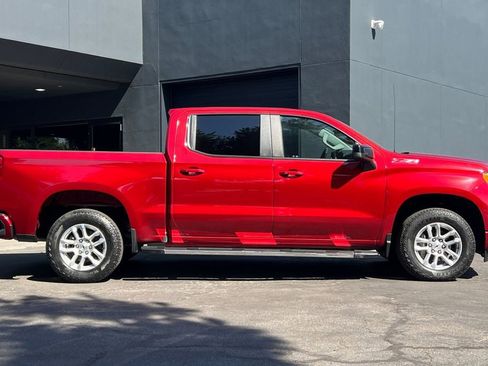 Used 2024 Chevrolet Silverado 1500 RST w/ Z71 Off-Road Package AWD/4WD image 3