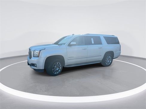 Used 2015 GMC Yukon XL Denali w/ Touring Package image 3