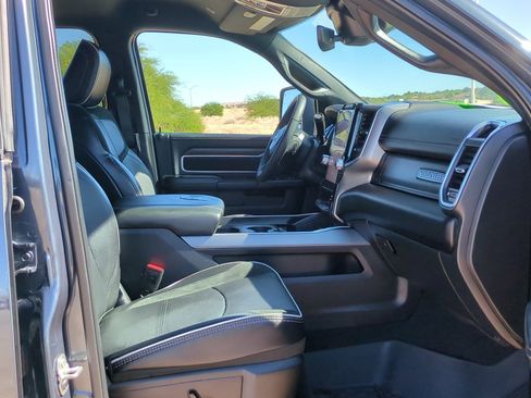 Used 2025 RAM 2500 Laramie AWD/4WD image 33