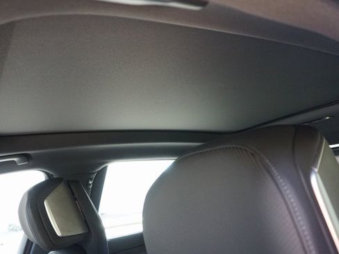 New 2025 BMW 740i image 16