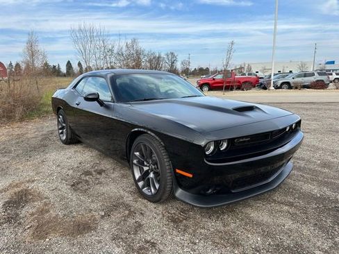 Used 2023 Dodge Challenger R/T w/ T/A Package image 4