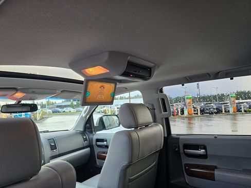 Used 2017 Toyota Sequoia Platinum image 11