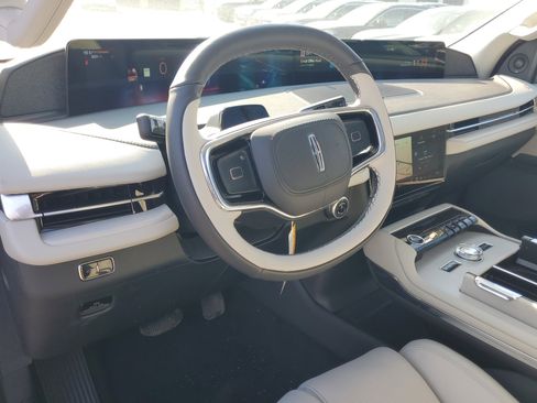 New 2026 Lincoln Navigator L Reserve image 14