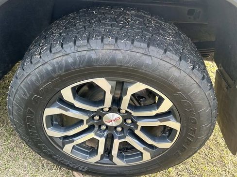 Used 2024 GMC Canyon AT4 w/ Canyon Safety Plus Package image 14