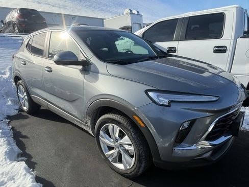 Used 2025 Buick Encore GX Preferred image 2