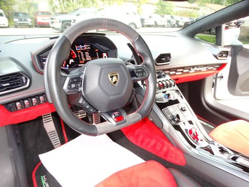 Used 2015 Lamborghini Huracan LP 610-4 image 19