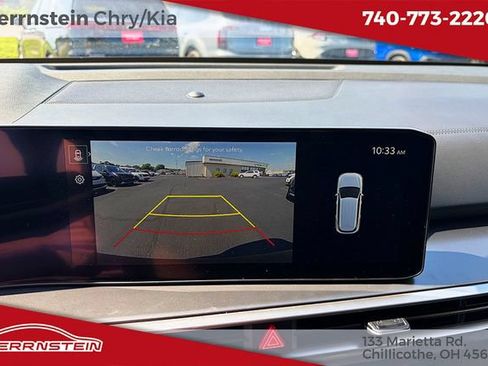 Used 2025 Kia Sorento S AWD/4WD image 19