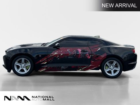 Used 2019 Chevrolet Camaro LT RWD image 2