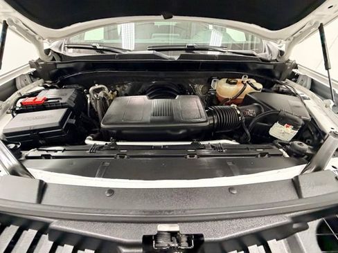 Certified 2022 Chevrolet Suburban LT w/ LT Signature Package image 33