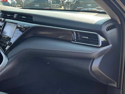 Used 2019 Toyota Camry LE FWD image 16