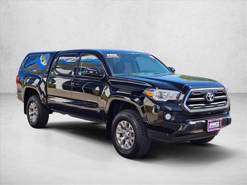 Used 2017 Toyota Tacoma SR5 RWD image 3