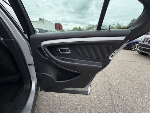 Used 2017 Ford Taurus SEL w/ Equipment Group 201A FWD image 27