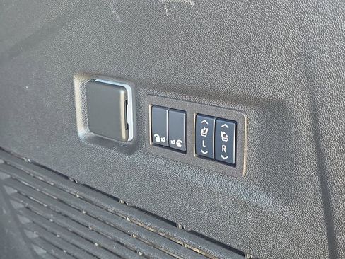 Certified 2024 Chevrolet Suburban High Country w/ Advanced Technology Package image 37