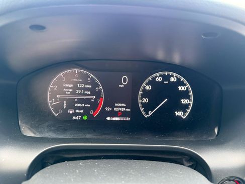 Used 2023 Honda HR-V LX image 17
