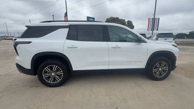 Used 2026 Chevrolet Traverse LT w/ Driver Confidence Package FWD image 9