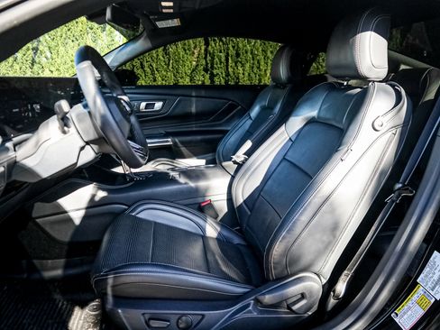 Used 2025 Ford Mustang Premium image 16