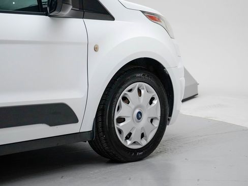 Used 2018 Ford Transit Connect XLT image 11