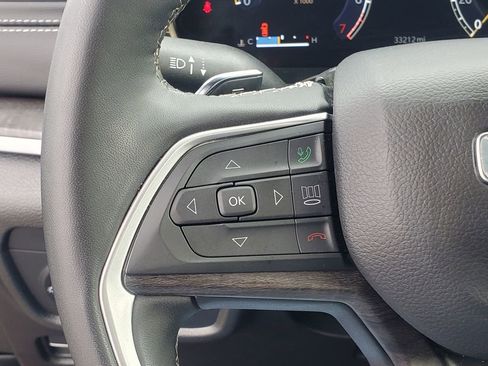 Used 2025 Jeep Grand Cherokee L Limited w/ Black Appearance Package AWD/4WD image 20