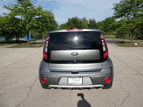 Used 2019 Kia Soul + FWD image 6