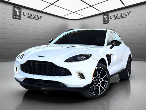 Used 2021 Aston Martin DBX image 3